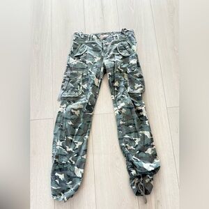 Camo Ankle Cargo Jeans